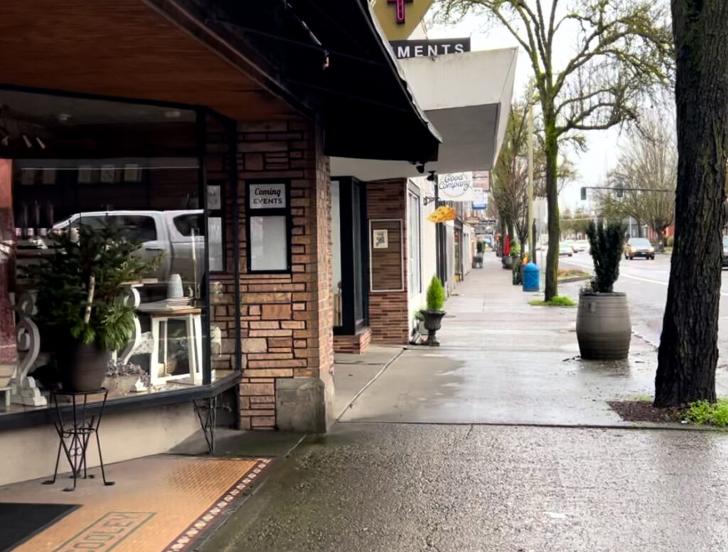 newberg oregon shops